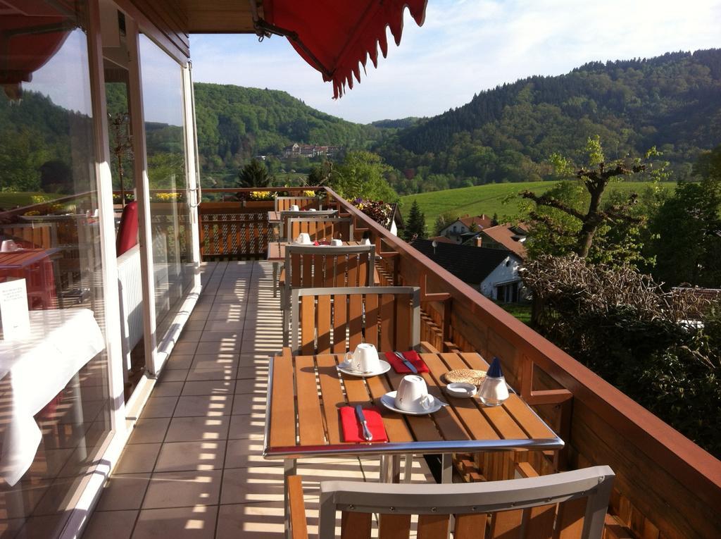 Hotel Neuenfels Баденвайлер Экстерьер фото