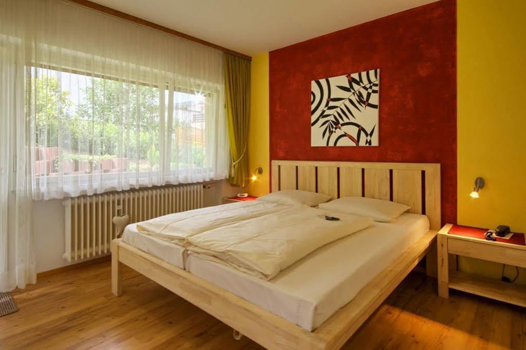 Hotel Neuenfels Баденвайлер Экстерьер фото